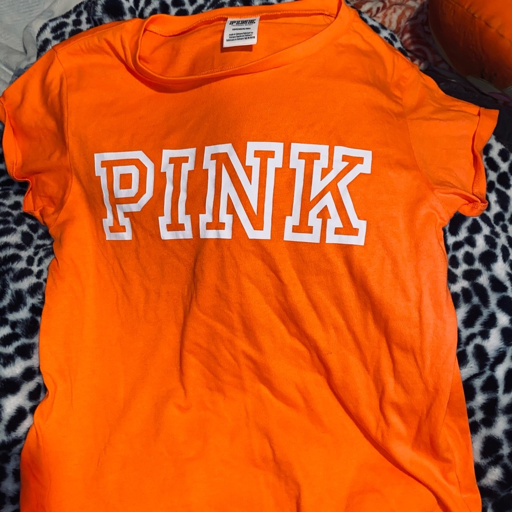 Small Victoria secret tee
